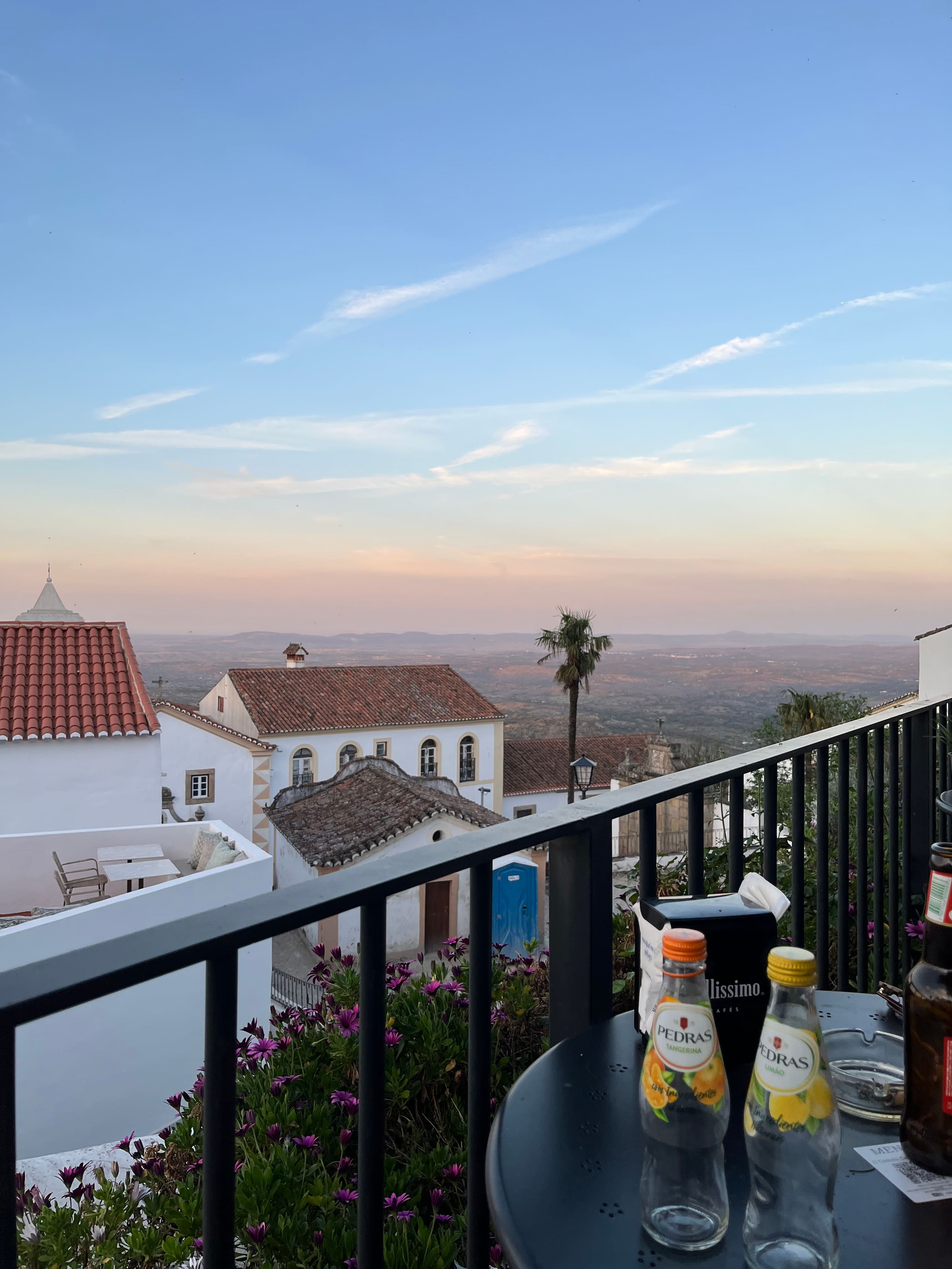 Terrasse im Abendlicht.